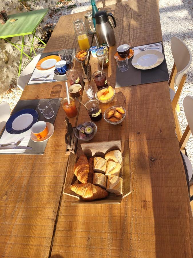 Bed and Breakfast Bastide De La Madeleine Pougnadoresse Esterno foto